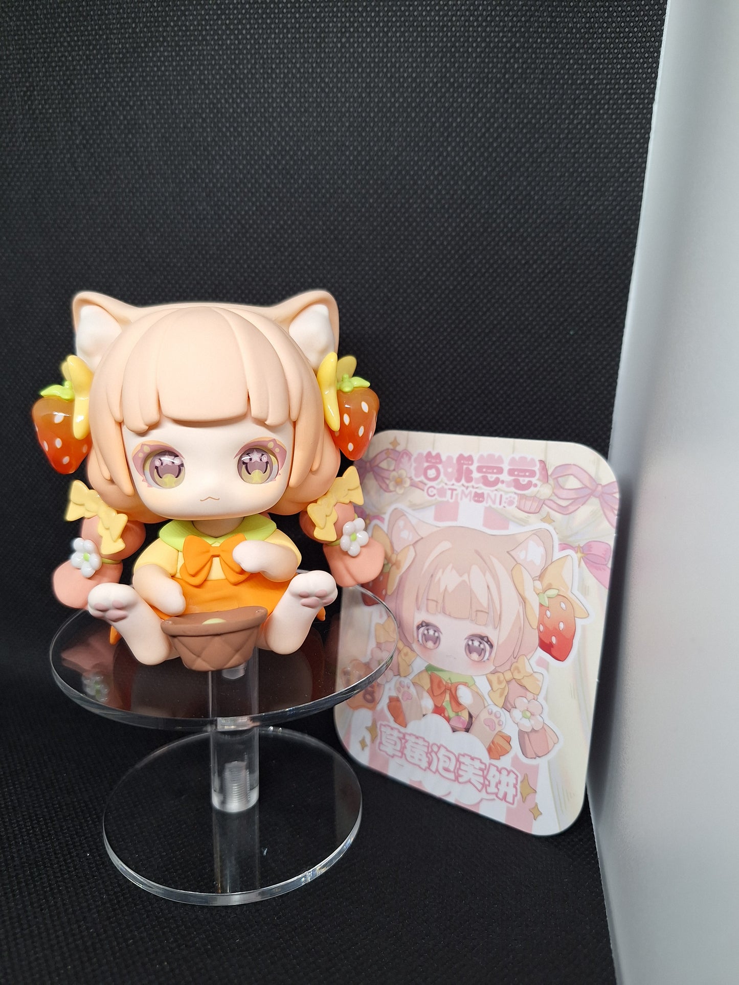 Cat Mini Strawberry Basket Collectible Figure ππ±β¨