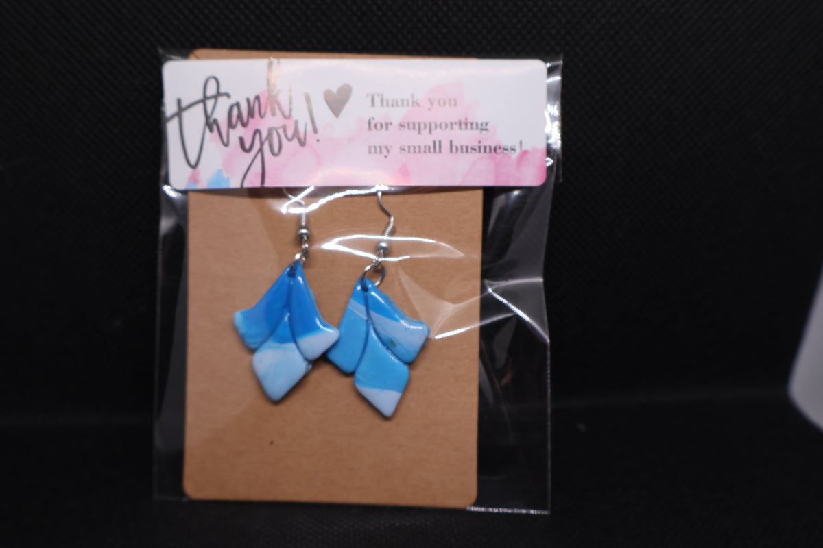 Handmade Blue & White Petal Dangle Earrings šš¤