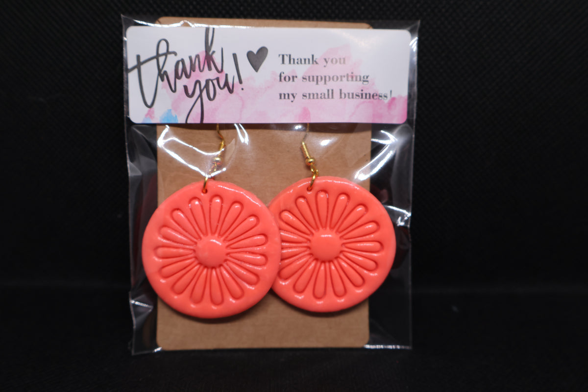 Handmade Coral Daisy Disc Dangle Earrings 🌺🧡