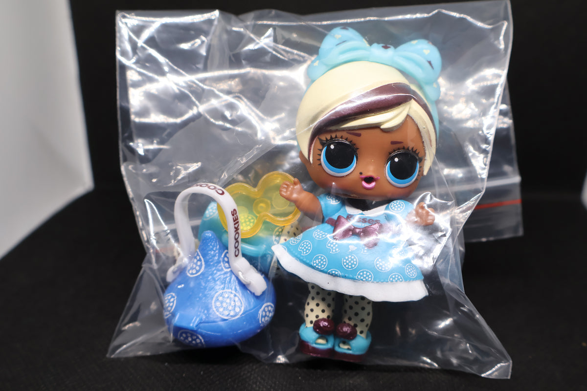 L.O.L. Surprise! Loves Mini Sweets × Hershey’s Kisses Doll – Unboxed