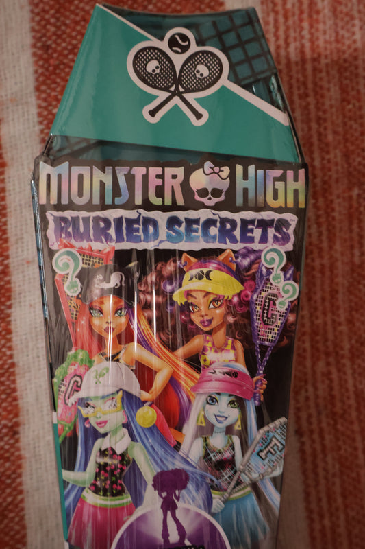 Monster High Buried Secrets Mystery Doll โ Sports Series