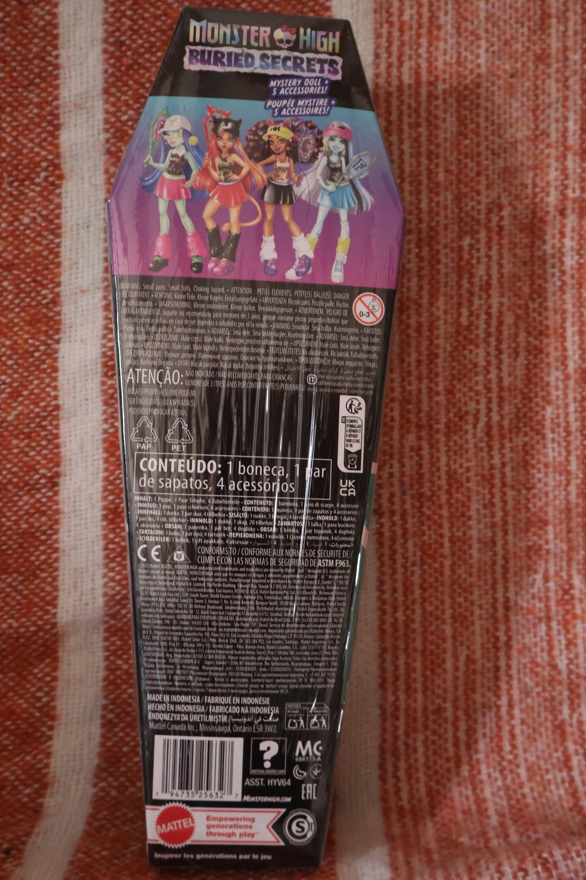 Monster High Buried Secrets Mystery Doll ā Sports Series