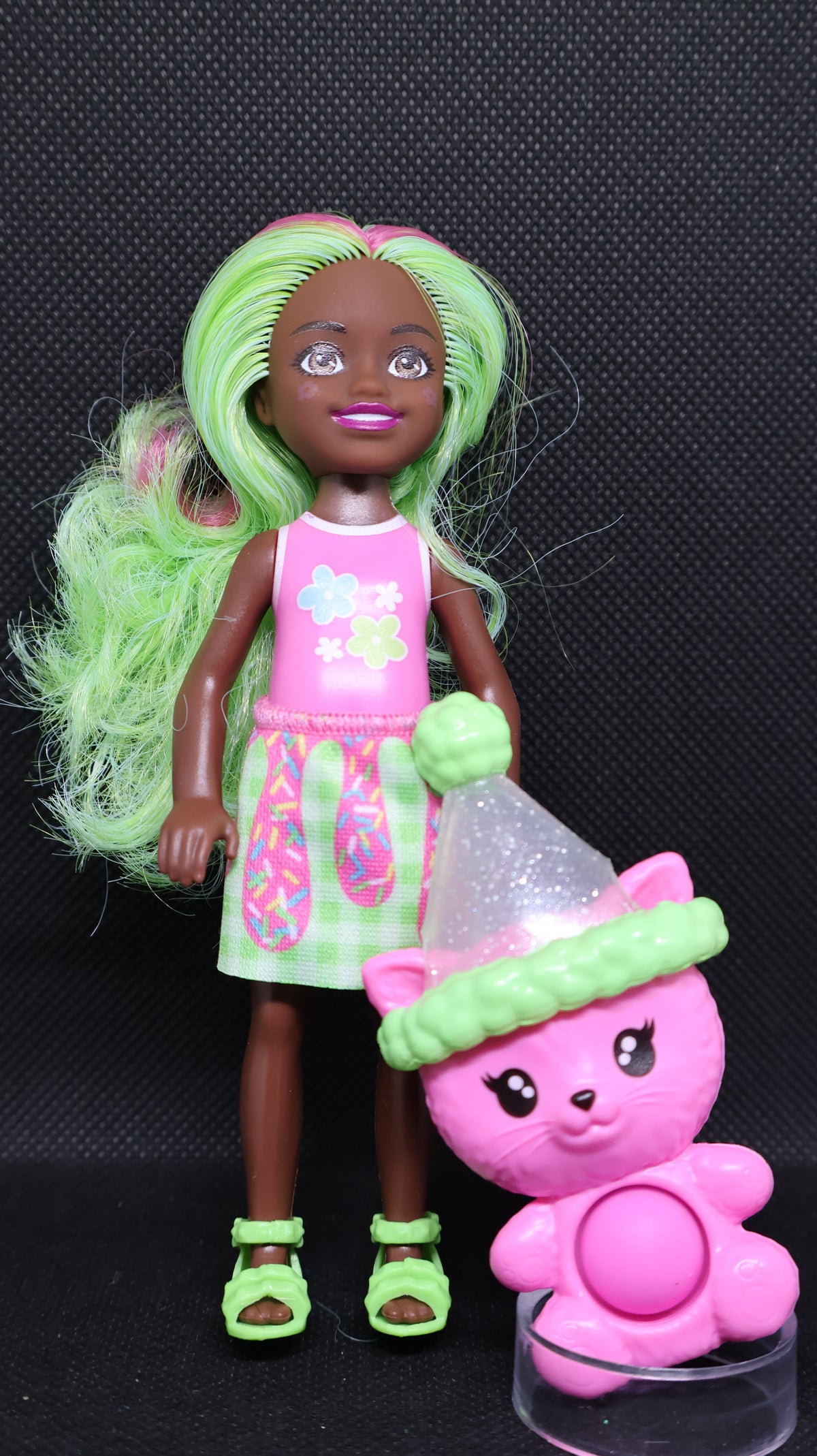 πΈ Barbie Chelsea Pink & Green Fashion Doll with Fidget Toy