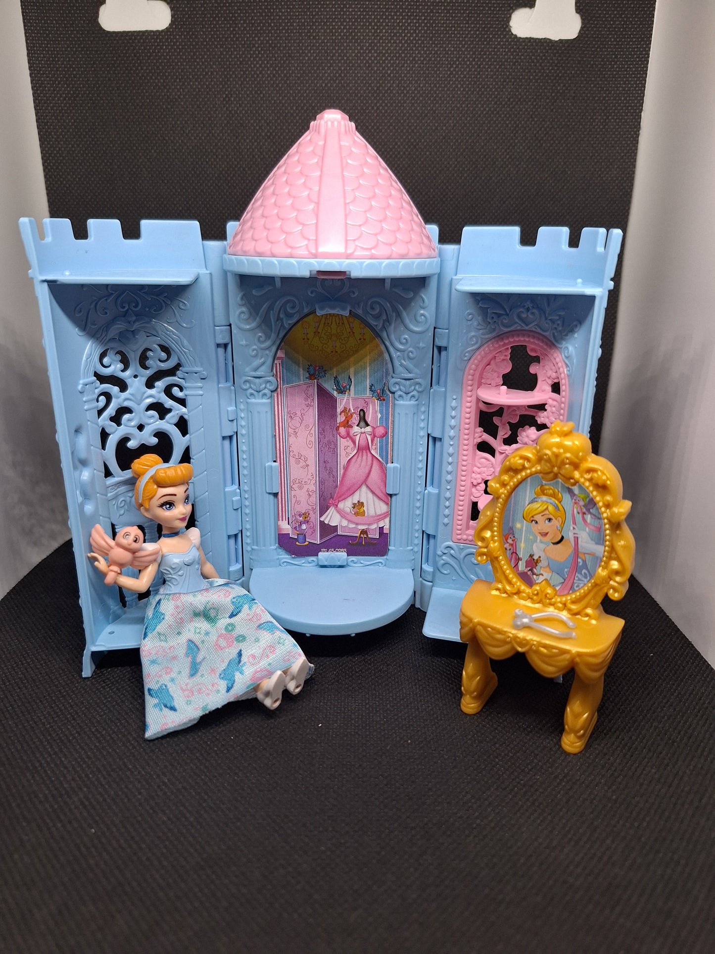 Disney Princess Cinderella Castle Playset 👸🏰✨