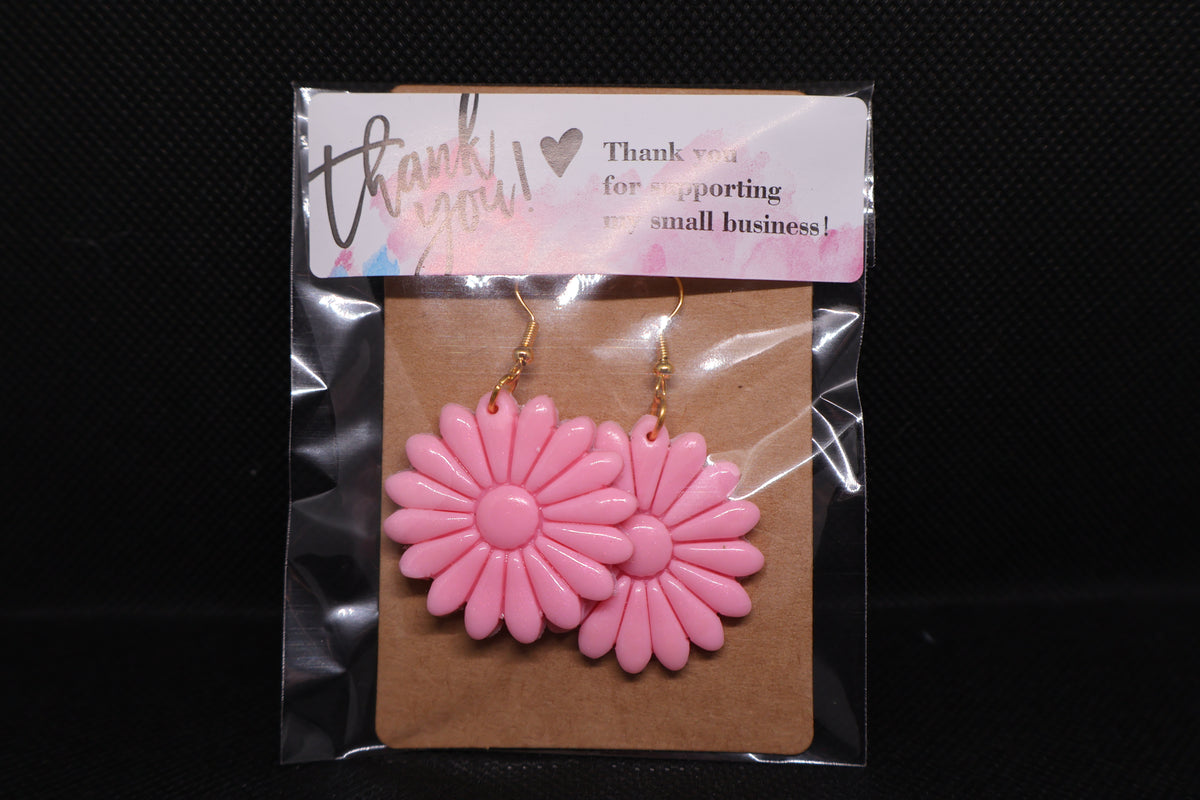 Handmade Pink Daisy Dangle Earrings 🌸🩷