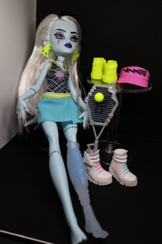 Monster High Frankie Stein Tennis Doll – Complete Set – Unboxed