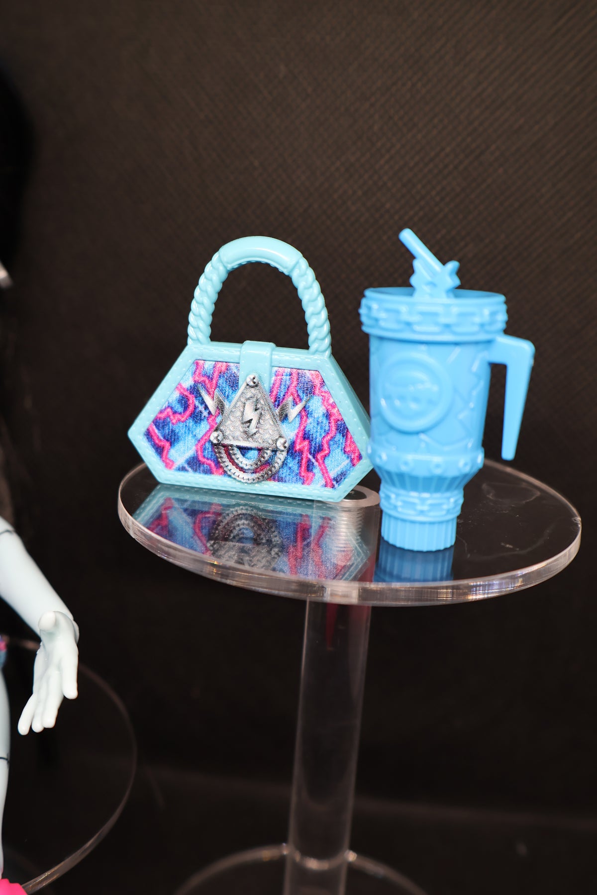 Monster High Frankie Stein Doll with Accessories – Complete Set – Unboxed