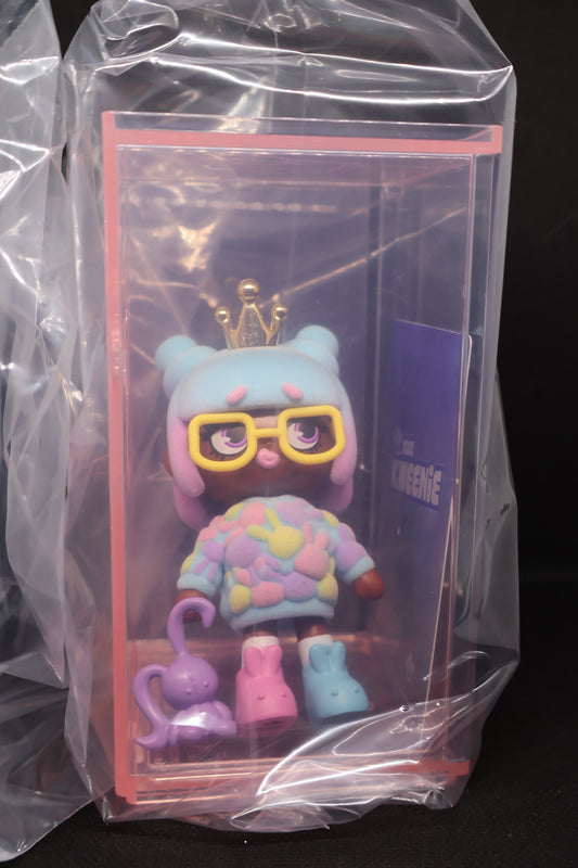 💜 XOX Kweenie – Kween of Plushies Figure
