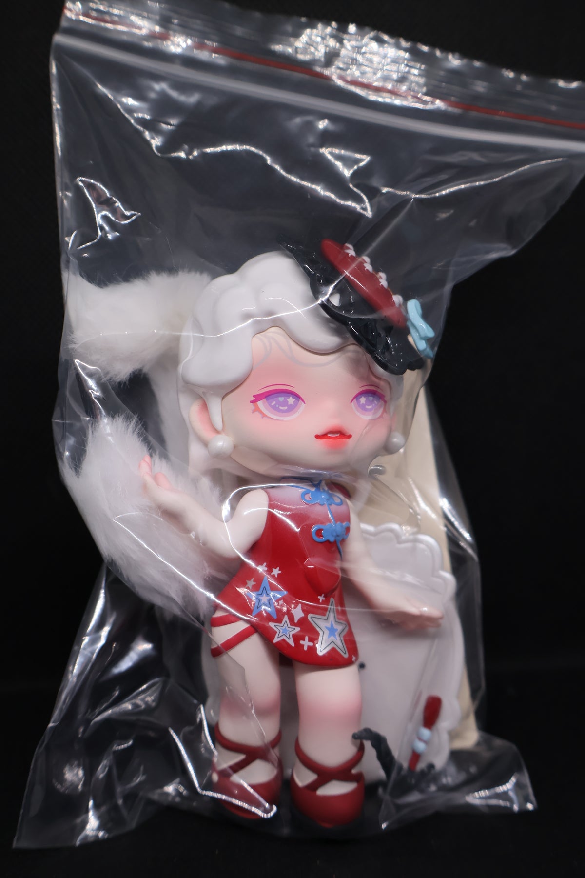 ❤️ Red – Create a Utopia Collectible Figure ⭐🎀✨