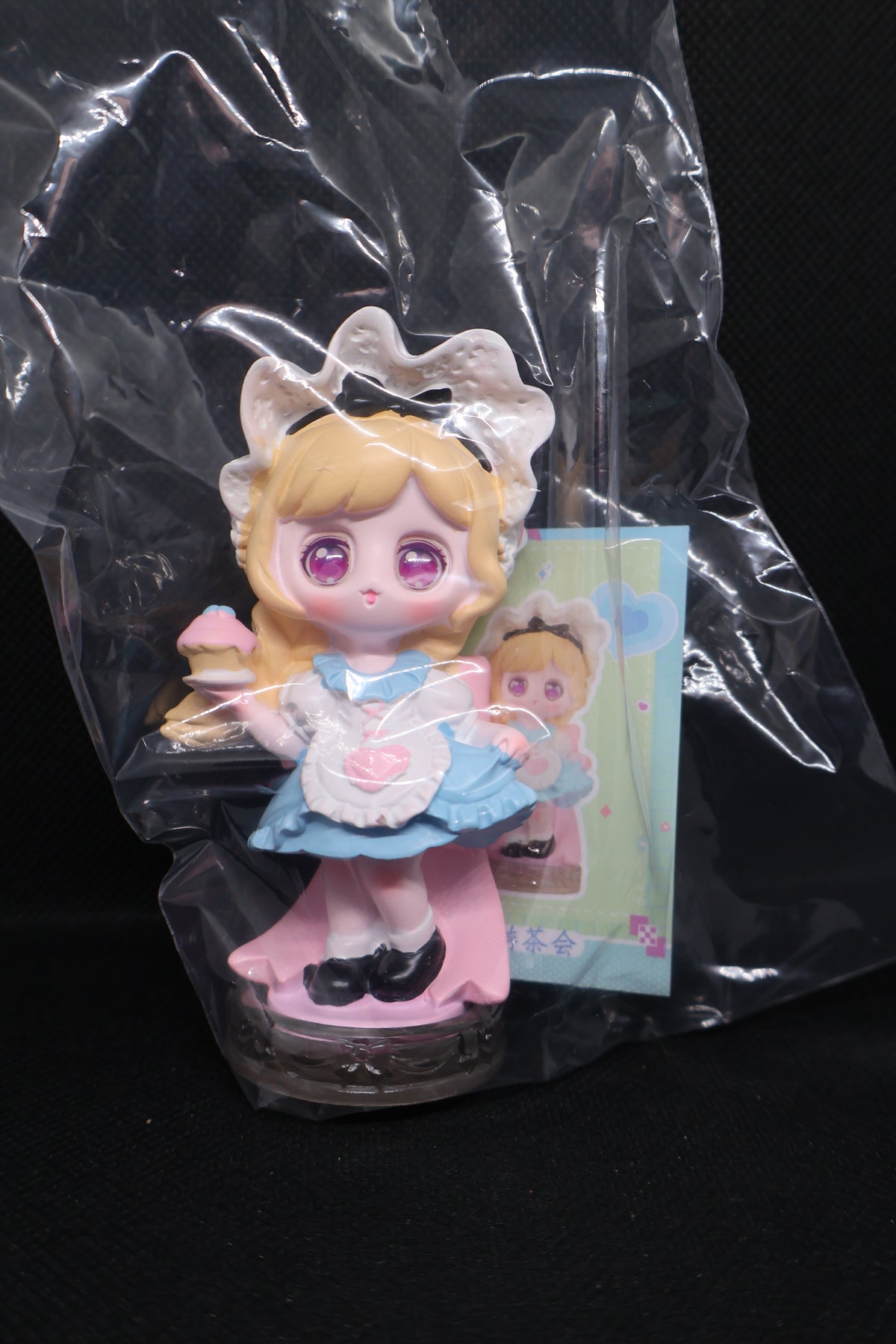 🩵 Pastel Tea Party Girl Collectible Figure – Cupcake Accessory 🧁🎀✨