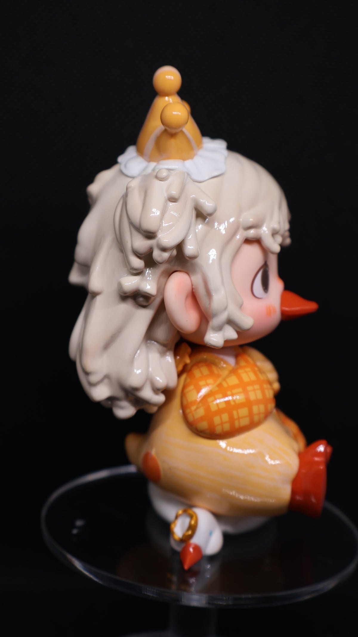 🪿👑 Disguised Lying Goose Collectible Figure – Unboxed ✨