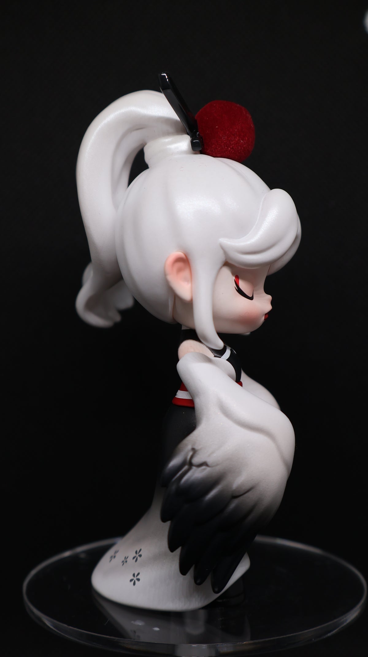 🪽 ANITA Crane Collectible Figure – White & Black