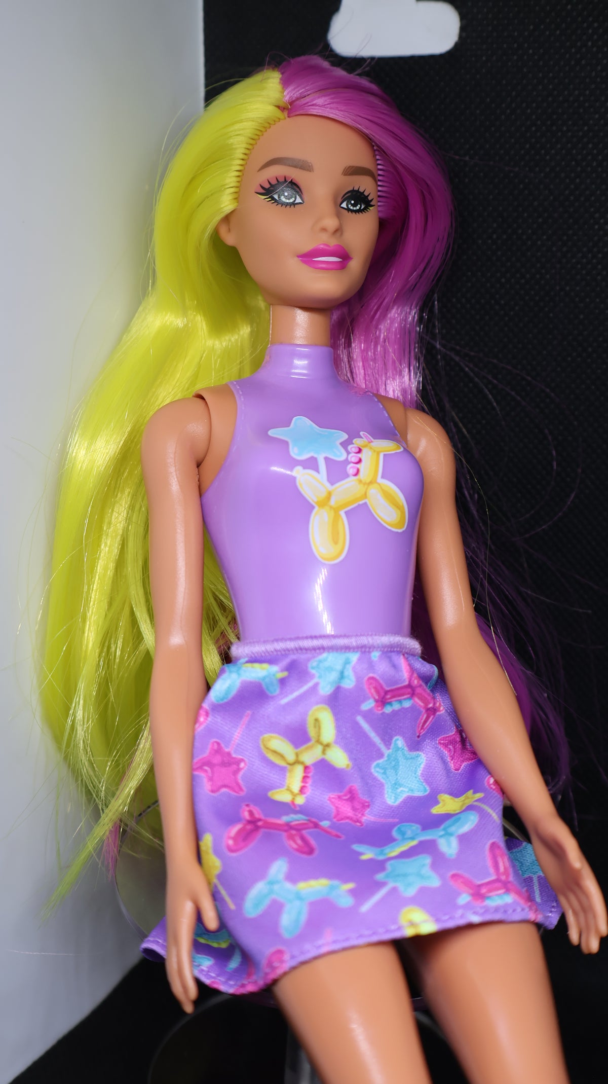 🎈 Barbie Color Reveal Balloon Animals Series Doll – Yellow & Purple Hair