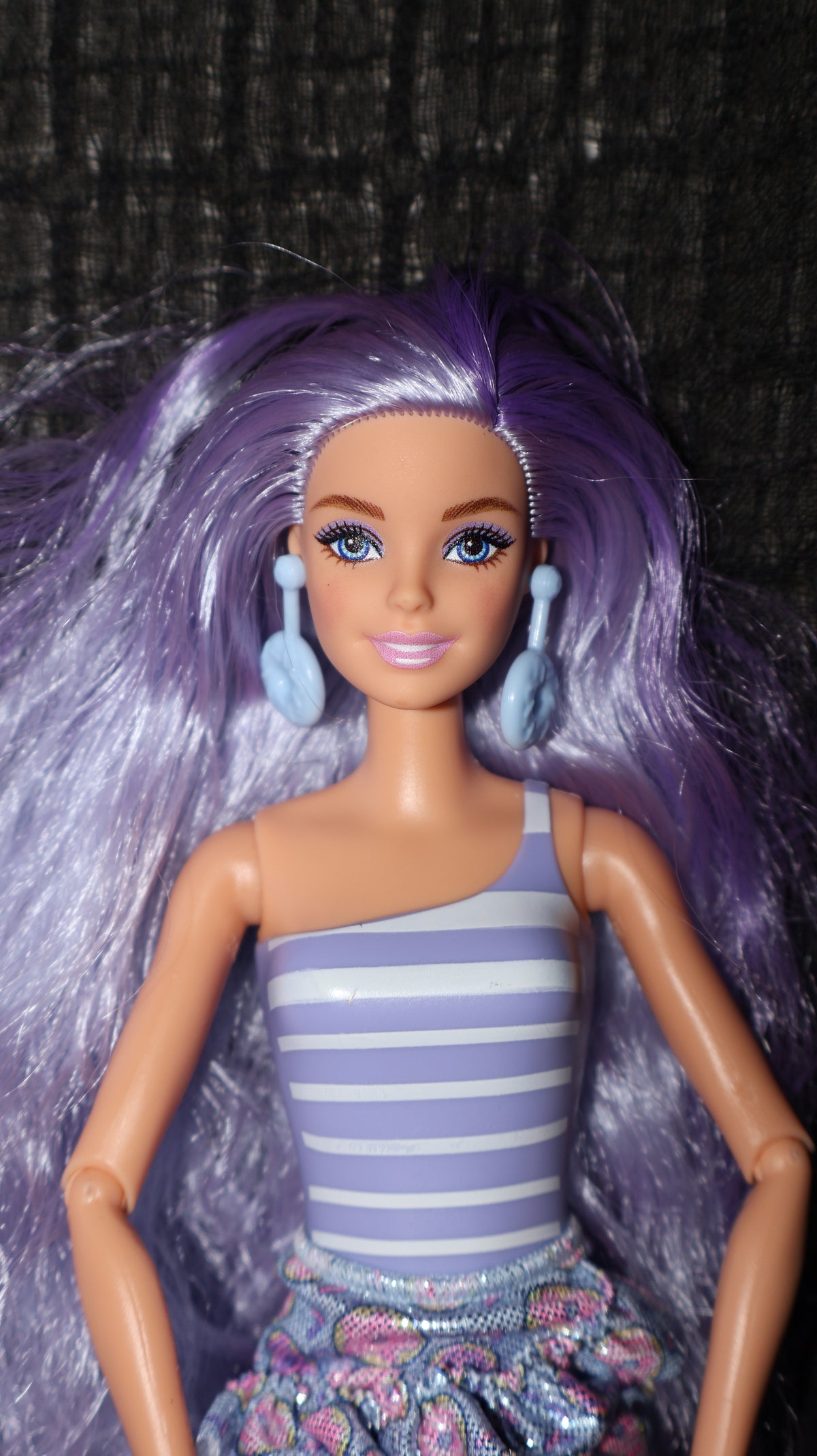 🍩💜 Barbie Pop Reveal – Purple Shake Series Doll & Accessories