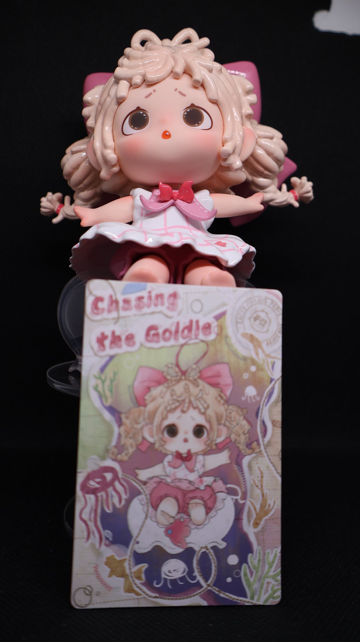 🎀 Chasing the Goldie – Furfur Collectible Figure 💕✨