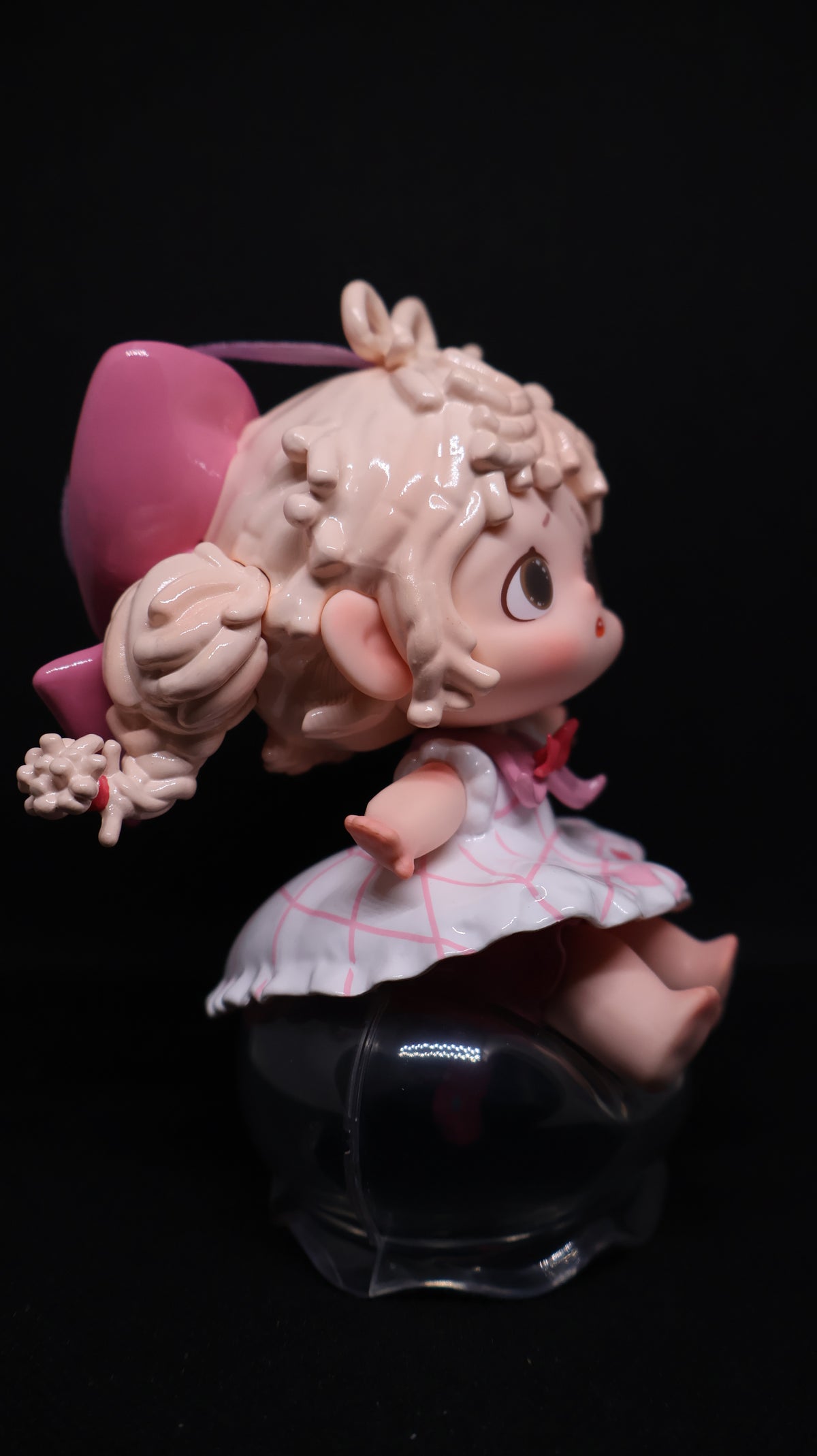 🎀 Chasing the Goldie – Furfur Collectible Figure 💕✨