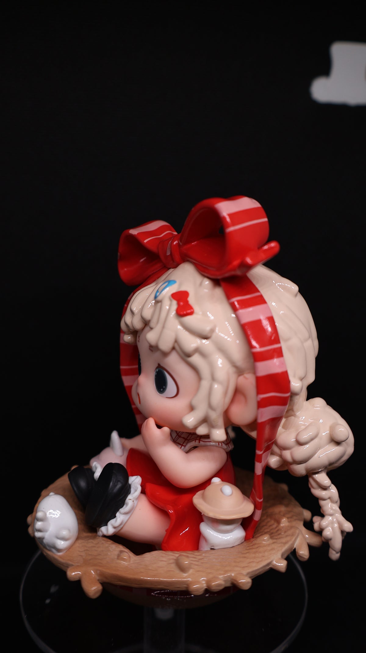 🎀 Furfur – Chasing the Goldie Hiding in My Hat Collectible Figure ❤️✨