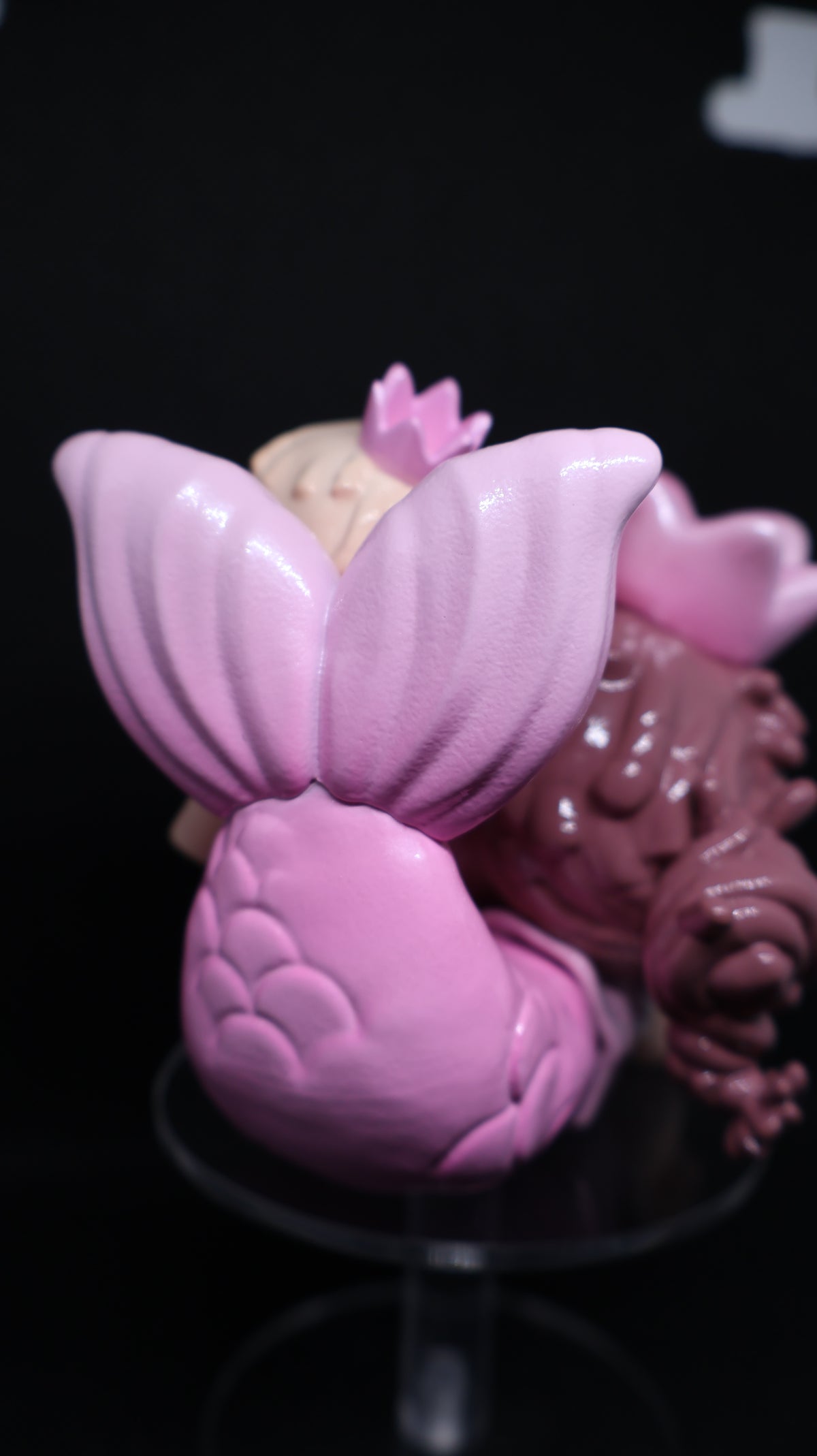 💗 FurFur – Sunbathing in Pink Collectible Figure ☀️🎀